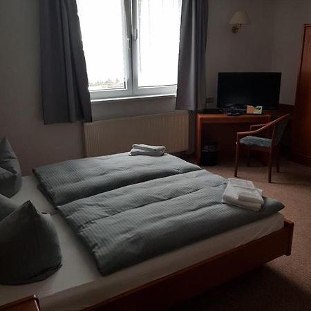 Hotel Zur Altstadt Calbe Экстерьер фото