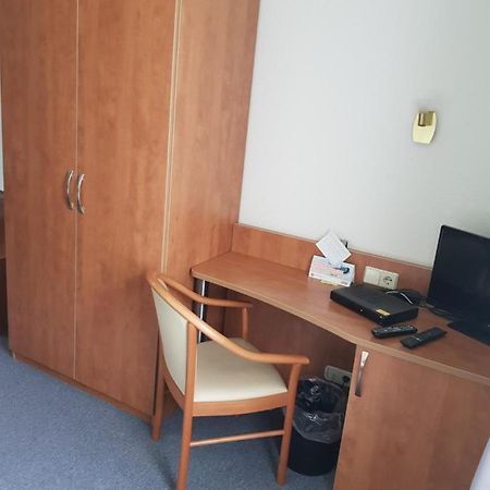 Hotel Zur Altstadt Calbe Экстерьер фото