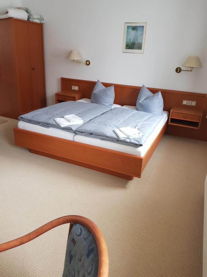 Hotel Zur Altstadt Calbe Экстерьер фото