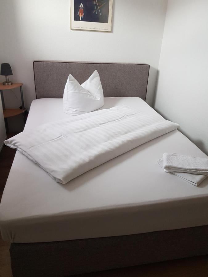 Hotel Zur Altstadt Calbe Экстерьер фото