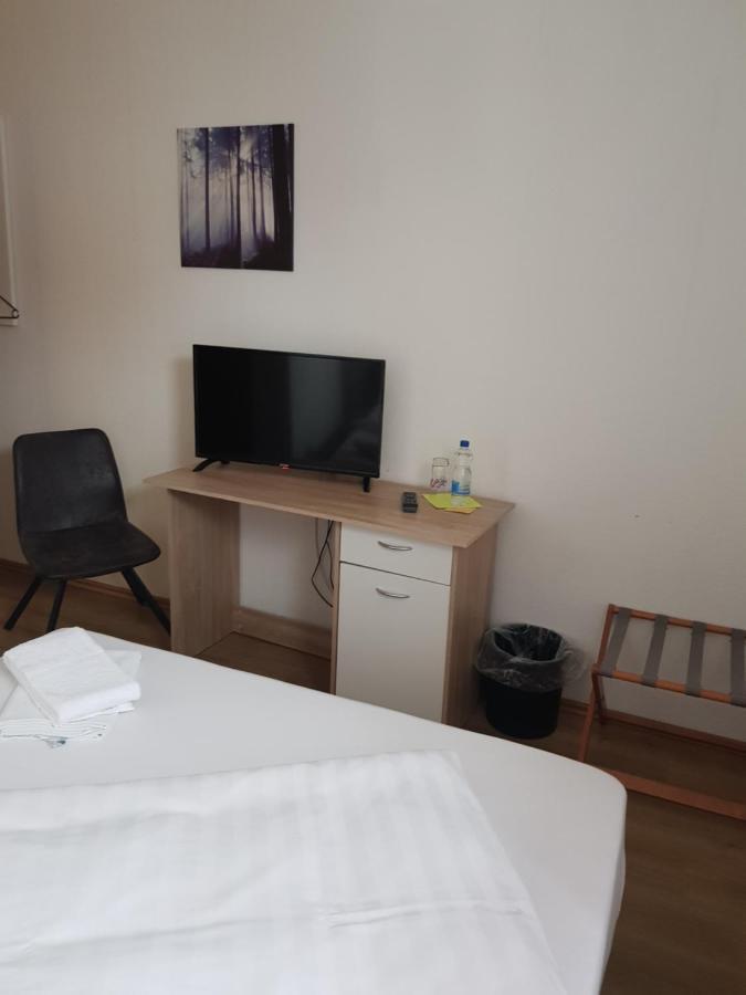 Hotel Zur Altstadt Calbe Экстерьер фото