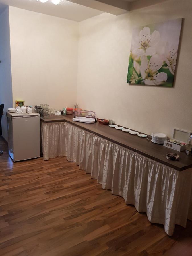 Hotel Zur Altstadt Calbe Экстерьер фото