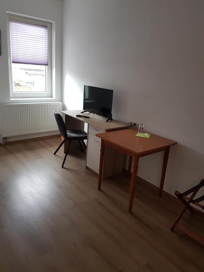 Hotel Zur Altstadt Calbe Экстерьер фото