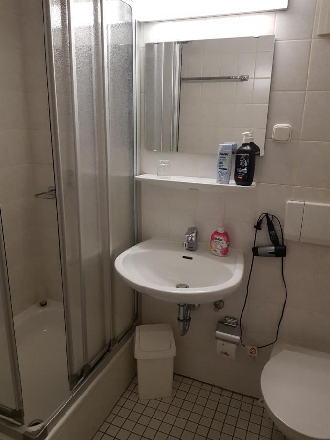 Hotel Zur Altstadt Calbe Экстерьер фото