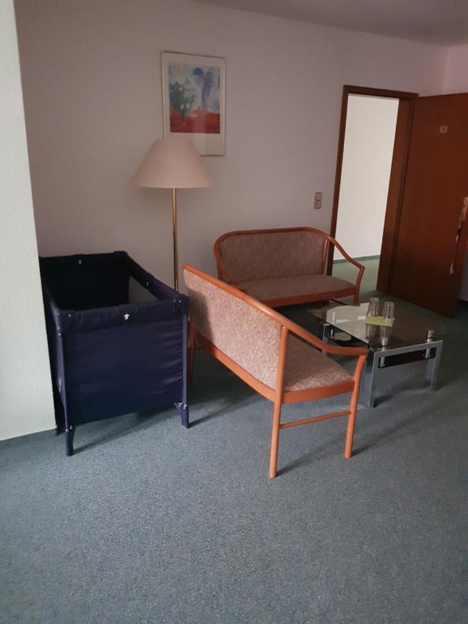 Hotel Zur Altstadt Calbe Экстерьер фото